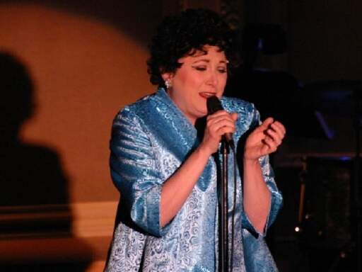 Loraine O'Donnell as Concert Garland
